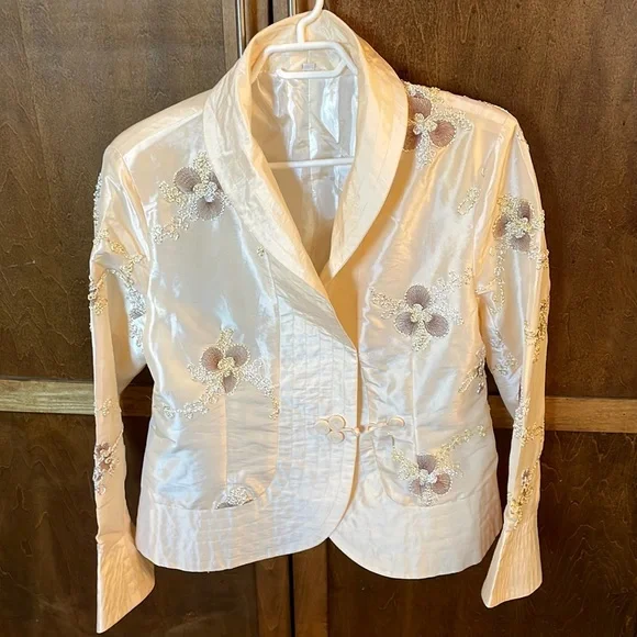 Beautiful Miniye embroidered jacket. - Picture 1 of 6